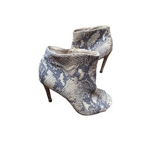 Steve Madden Kicking Snake Print Peep-Toe Stiletto Festival Preppy Booties 7.5